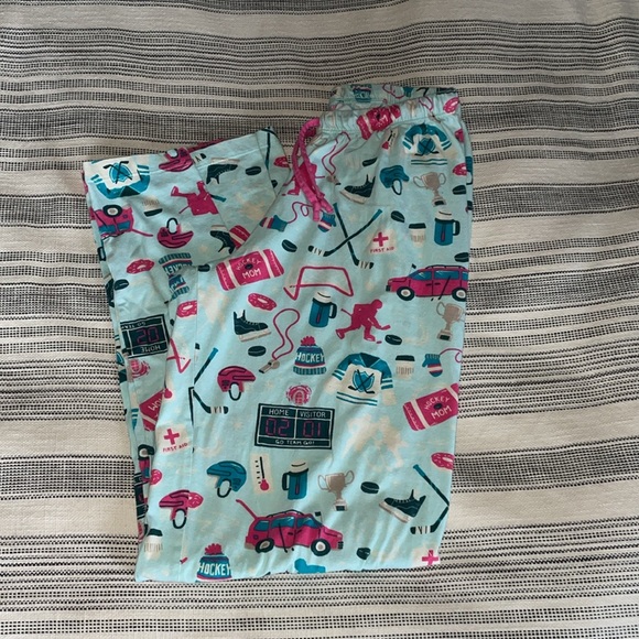 Adorable Hockey Mom PJ pants - Picture 5 of 8